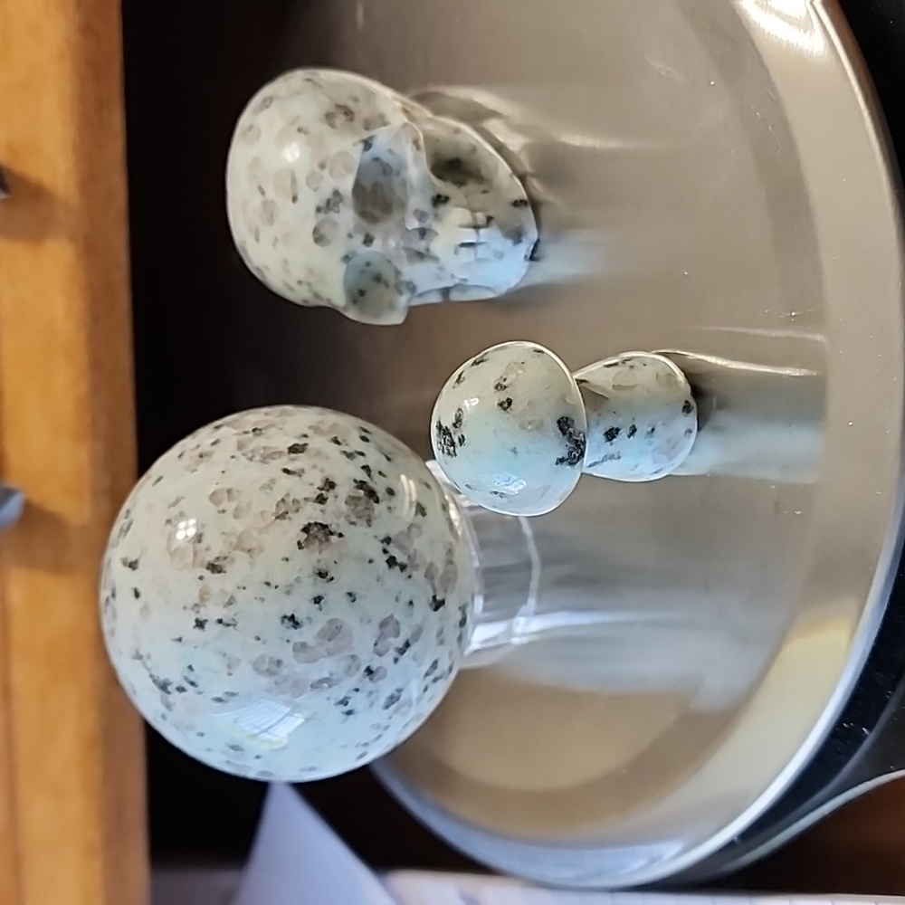 Kiwi Jasper carvings set